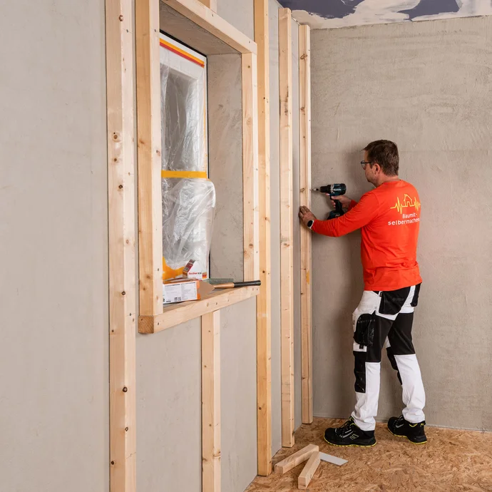 Die Tragkonstruktion wird vollständig an die Wand im Innenbereich montiert.